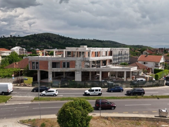 Poslovni objekat 2.000 m² + 30parkinga, Donja Gorica – Podgorica