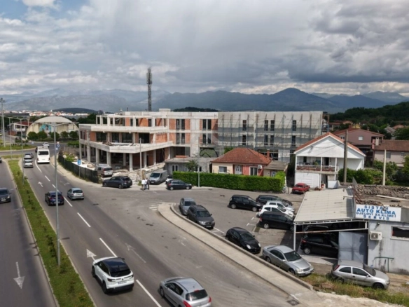 Poslovni objekat 2.000 m² + 30parkinga, Donja Gorica – Podgorica