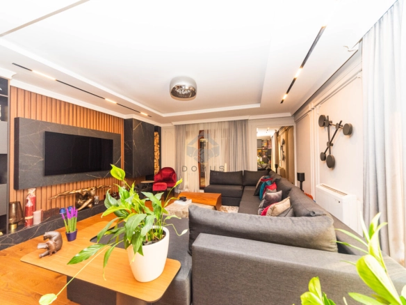 Luksuzan penthouse 195 m² + garaža, Pobrežje – Podgorica