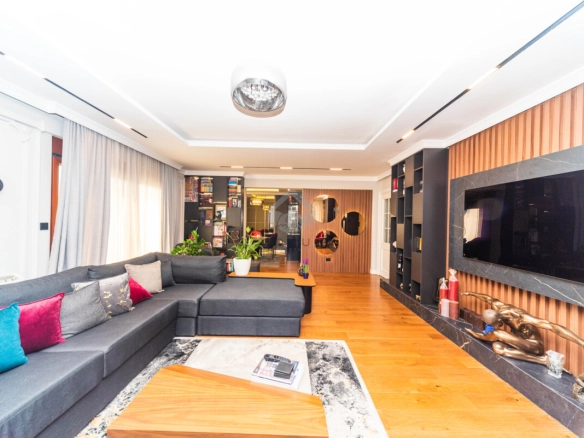 Luksuzan penthouse 195 m² + garaža, Pobrežje – Podgorica