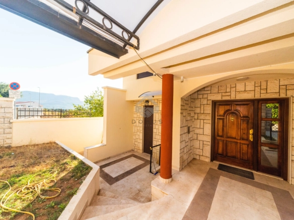 Kuća 380 m² + parking, Gorica C – Podgorica