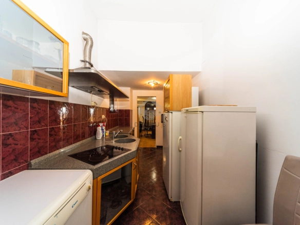 Kuća 380 m² + parking, Gorica C – Podgorica