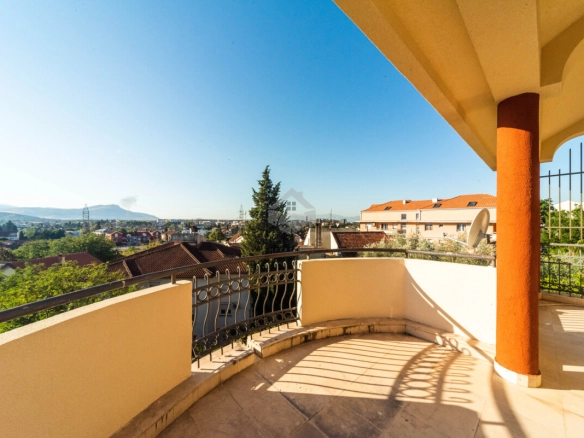 Kuća 380 m² + parking, Gorica C – Podgorica