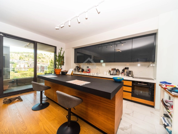 Trosoban stan 142 m² + garaža, Gorica – Podgorica