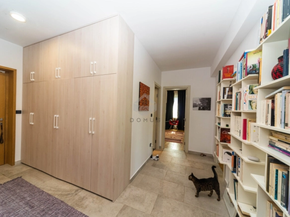 Trosoban stan 142 m² + garaža, Gorica – Podgorica