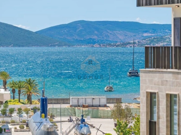 Jednosoban stan 55 m² sa pogledom na more, Tivat