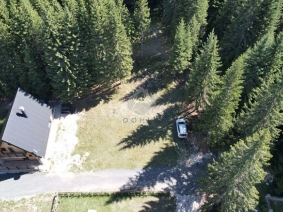 Plac 816 m² za gradnju 3 kuće