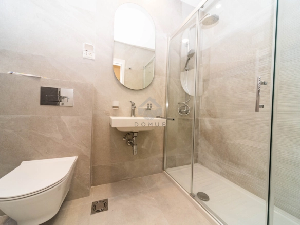 Jednosoban stan 50 m² + garaža, Central Point – Podgorica
