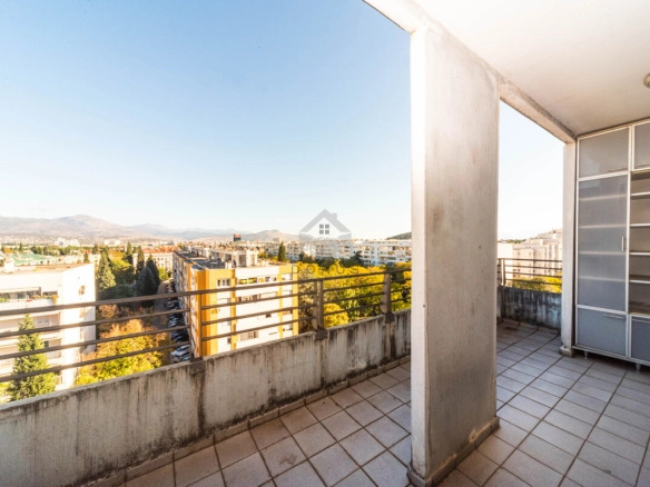 Dvosoban stan 140 m² + garaža, Preko Morače – Podgorica