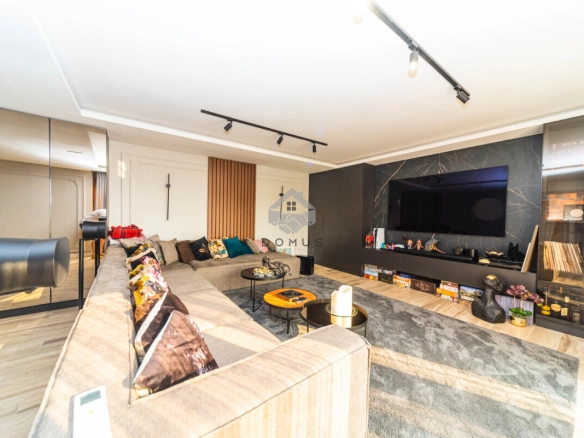 Izdavanje: Trosoban stan 195 m² – Tološi, Podgorica — fotografija 10