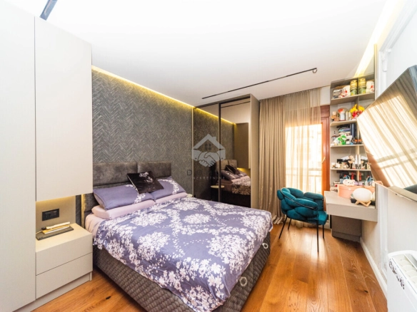 Izdavanje: Trosoban stan 195 m² – Tološi, Podgorica — fotografija 16