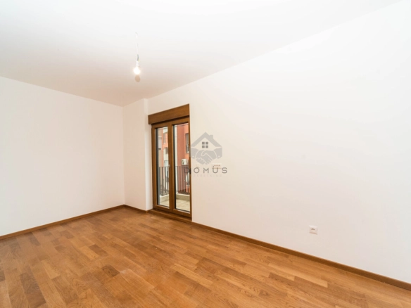 Trosoban stan 81 m² + garaža, Vezirov Most – Podgorica