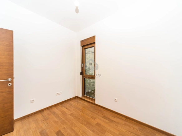 Trosoban stan 81 m² + garaža, Vezirov Most – Podgorica