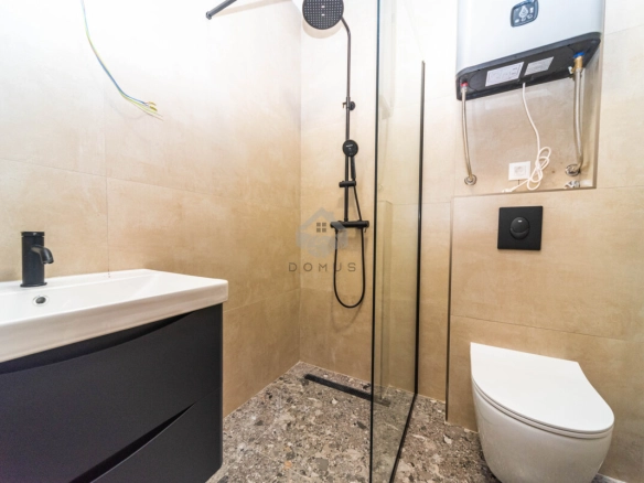 Trosoban stan 81 m² + garaža, Vezirov Most – Podgorica