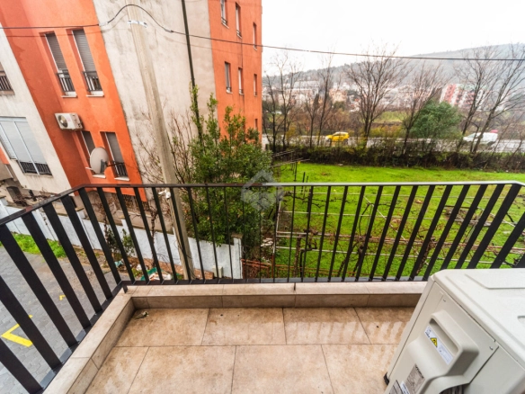 Trosoban stan 81 m² + garaža, Vezirov Most – Podgorica