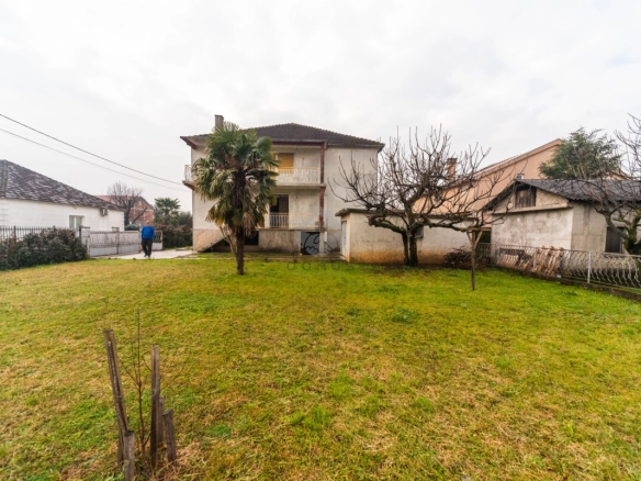 Kuća 215 m² na placu 600 m², Tološi – Podgorica