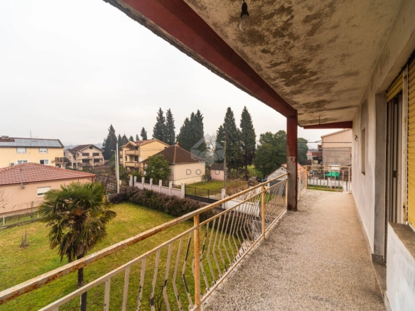 Kuća 215 m² na placu 600 m², Tološi – Podgorica
