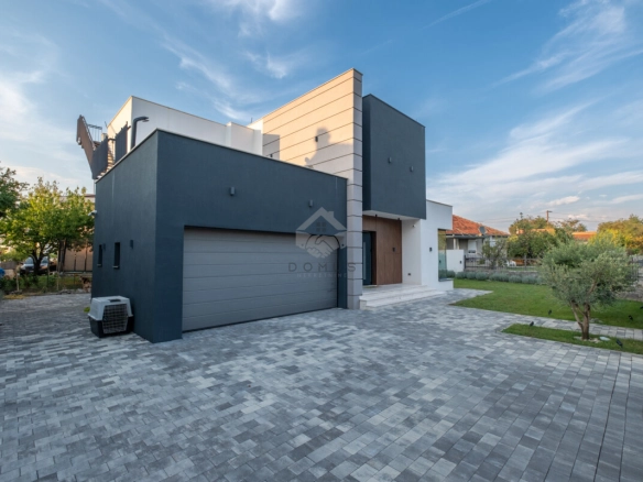Moderna kuća 180 m² sa bazenom, Donja Gorica – Podgorica