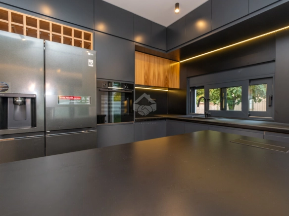 Moderna kuća 180 m² sa bazenom, Donja Gorica – Podgorica
