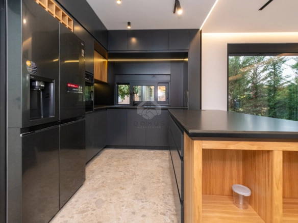 Moderna kuća 180 m² sa bazenom, Donja Gorica – Podgorica