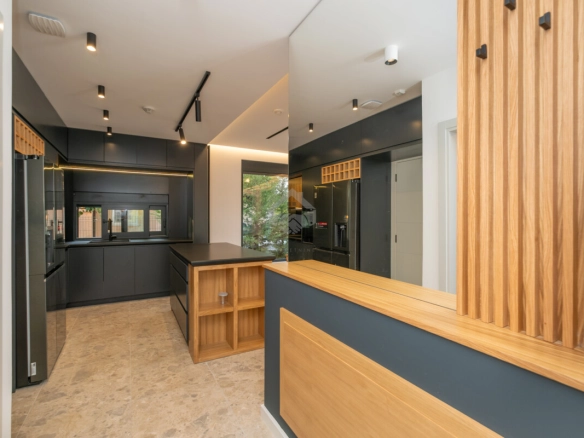 Moderna kuća 180 m² sa bazenom, Donja Gorica – Podgorica