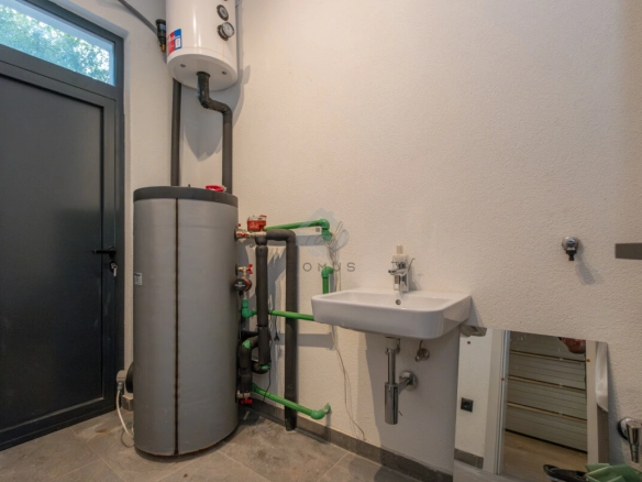 Moderna kuća 180 m² sa bazenom, Donja Gorica – Podgorica