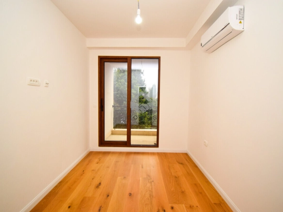 Trosoban stan 100 m² + garaža, Centar – Podgorica