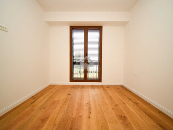 Trosoban stan 100 m² + garaža, Centar – Podgorica