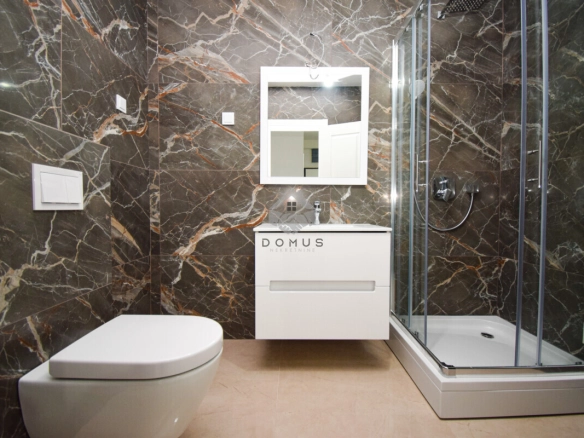 Trosoban stan 100 m² + garaža, Centar – Podgorica