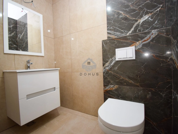 Trosoban stan 100 m² + garaža, Centar – Podgorica