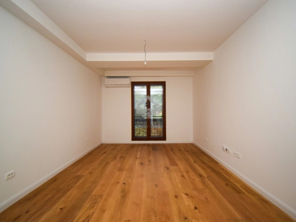 Trosoban stan 100 m² + garaža, Centar – Podgorica