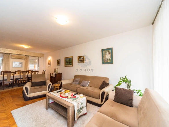 Trosoban stan 120 m² + garaža, Centar – Podgorica