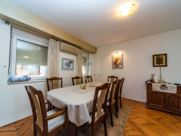 Trosoban stan 120 m² + garaža, Centar – Podgorica