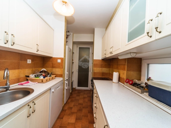 Trosoban stan 120 m² + garaža, Centar – Podgorica