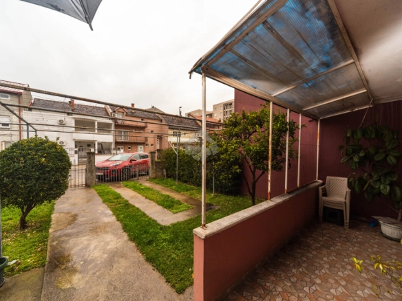 Kuća 150 m² na placu 220 m², Stari Aerodrom – Podgorica