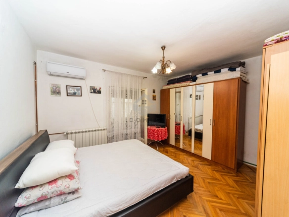 Kuća 150 m² na placu 220 m², Stari Aerodrom – Podgorica