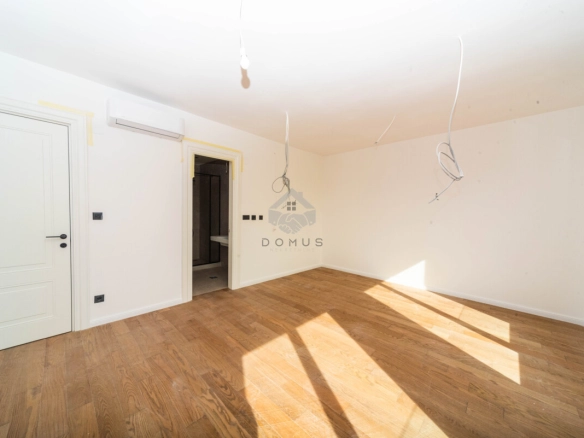 Dvosoban stan 85 m² + parking, Donja Gorica – Podgorica