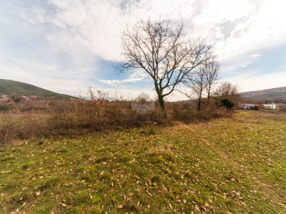Zemljište 5.200 m², Beri – Podgorica