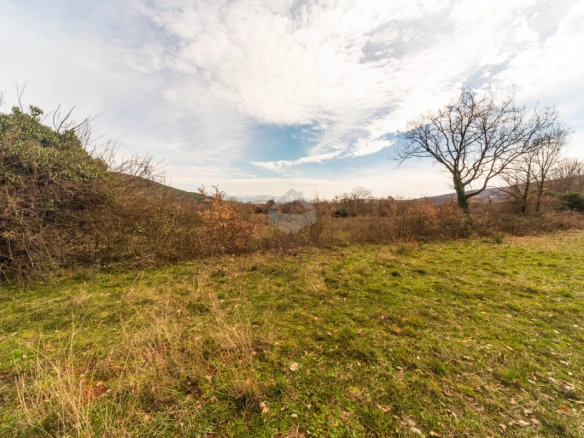 Zemljište 5.200 m², Beri – Podgorica