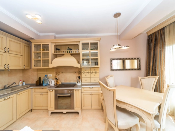 Dvosoban namješten stan 58 m², Centar – Podgorica