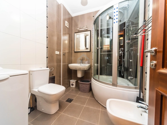 Dvosoban namješten stan 58 m², Centar – Podgorica