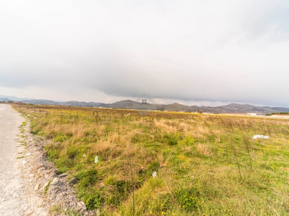 Plac 3.000 m², Donja Gorica – Podgorica