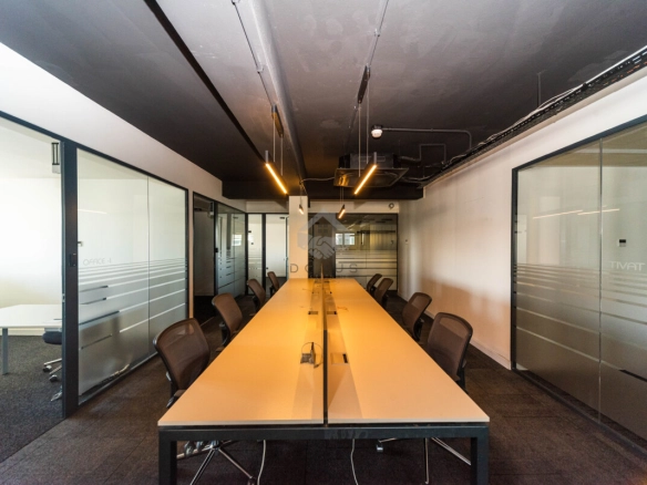 Poslovni objekat 705 m², Golubovci – Zeta