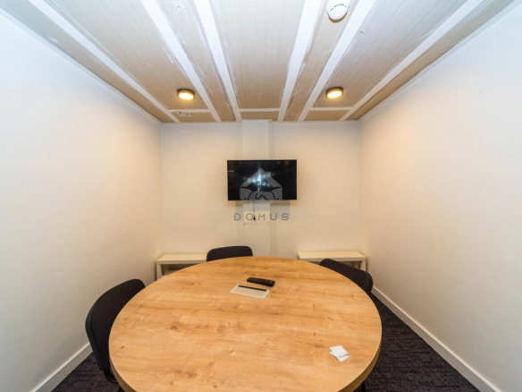 Poslovni objekat 705 m², Golubovci – Zeta