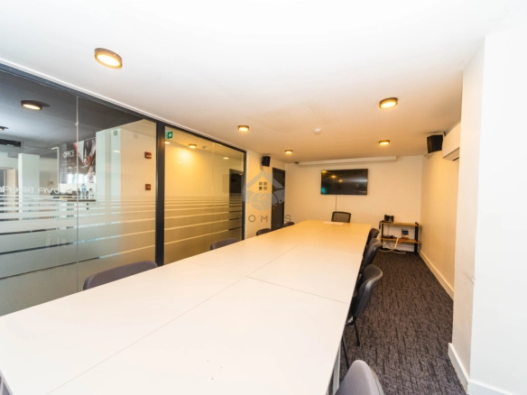 Poslovni objekat 705 m², Golubovci – Zeta
