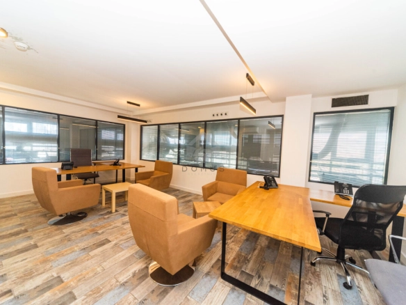 Poslovni objekat 705 m², Golubovci – Zeta