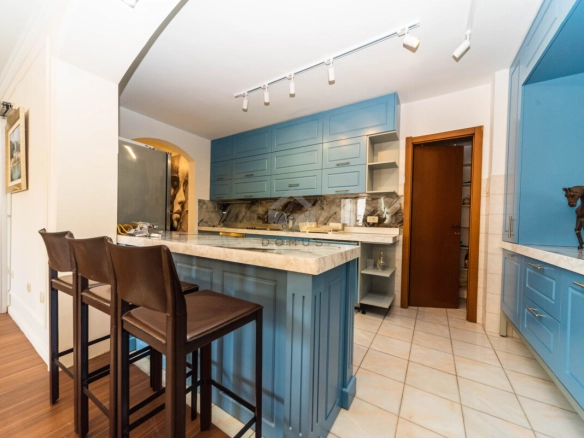 Trosoban luksuzan stan 200 m² + parking, Gorica C – Podgorica