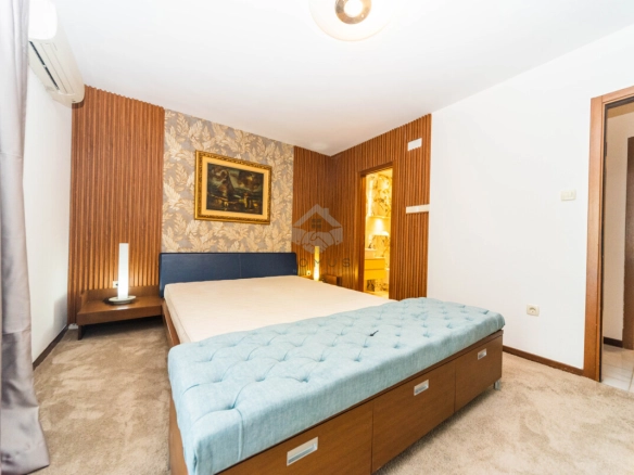 Trosoban luksuzan stan 200 m² + parking, Gorica C – Podgorica