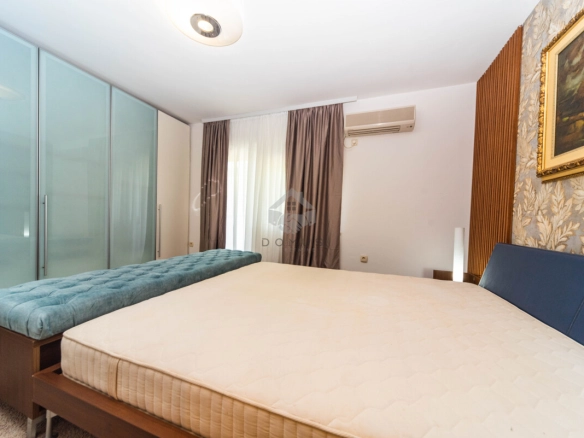 Trosoban luksuzan stan 200 m² + parking, Gorica C – Podgorica