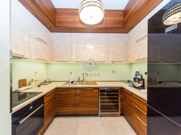 Trosoban stan 110 m² + garaža, Preko Morače – Podgorica